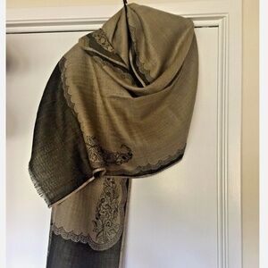 Essential Classics 100% Wool Shawl Dark Grey/Green